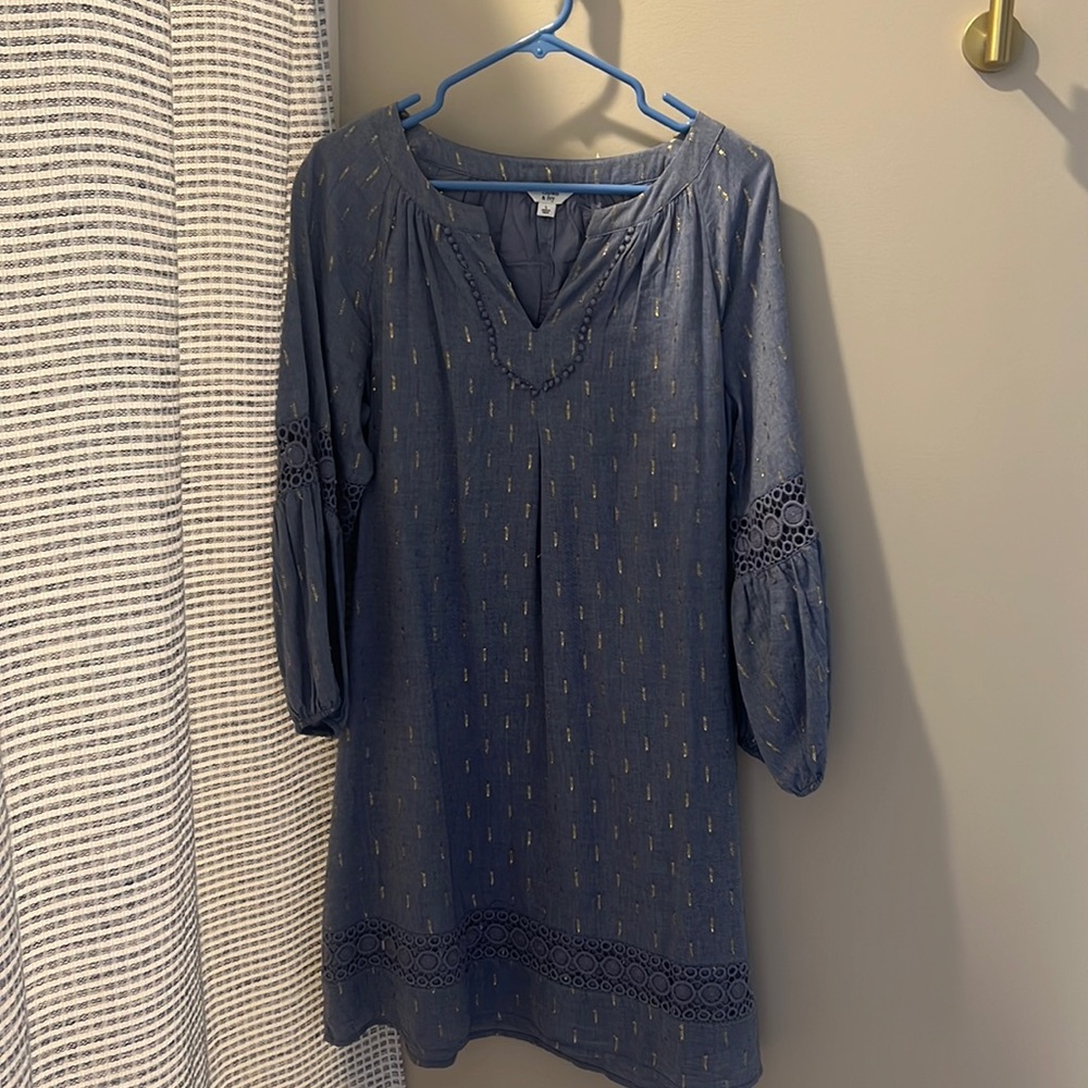 Crown and Ivy dress size L never worn